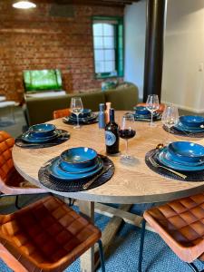 Melbourne Riverside Retreat