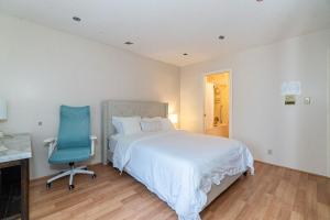 Garden Hotel 3-bedroom house for whole book