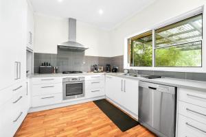 Magnificent Beachside Living at Heart of Mornington