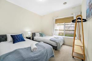 Magnificent Beachside Living at Heart of Mornington