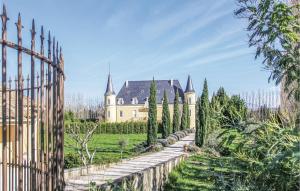 Maisons de vacances Sublime Chateau Avec Piscine : photos des chambres