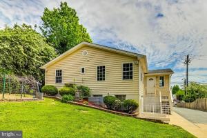 Entire 4 bedroom familyfriendly basement apartment, MetroWalk