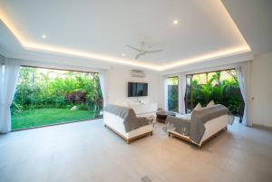 Luxury Bella Vista Villa