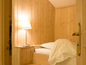 Maisons de vacances Gite montagnard confortable avec terrasse et WIFI - FR-1-589-751 : photos des chambres
