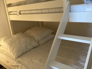 Charmant 2 pièces à lAlpe dHuez, 4 pers, balcon sud, casier à skis - FR-1-405-365