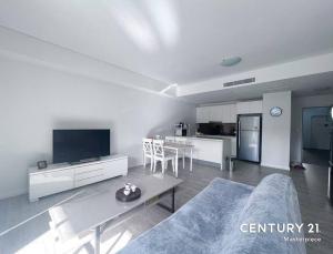Rosebery Comfort 2BR Apt Near CBD