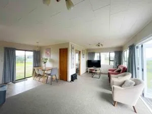 One step to the Beach 4 Bedrooms - 帕帕莫阿