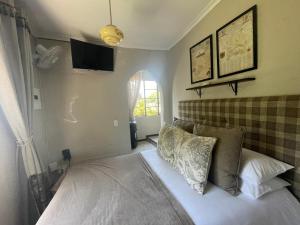 A Bird Cage Stay & Cottage