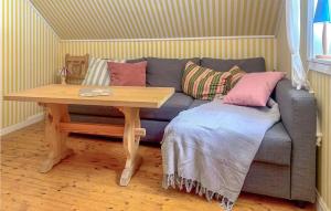 Awesome Home In Boxholm With Wifi