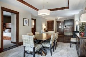 Luxury 4 Bedroom Condo on Peak 8 condo