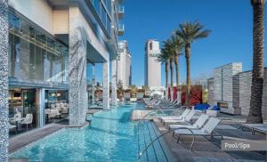 AVA SUITE 37th FLR STRIP VIEW BALCONY Palms Place