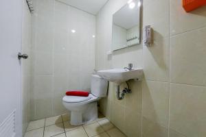 Comfort Studio Apartment M-Town Residence By Travelio