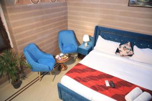 Fortune Home Service Apartment 3Bhk , D-198 Saket