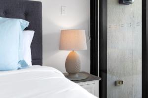 Belle Escapes Rydges Plaza Esplanade Luxury 2-Bedroom Apartment
