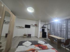 CRIS AND Rafael studio1