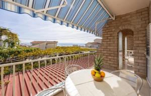 Nice Apartment In Dugi Rat With Wifi 