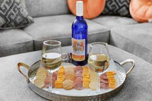 TRAVERSE CITY RETREAT with Hot tub Games Pets