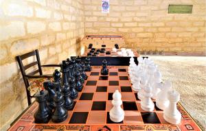 Maisons de vacances Lovely Home In Vallabregues : photos des chambres
