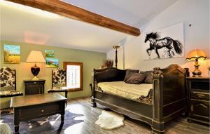 Maisons de vacances Lovely Home In Vallabregues : photos des chambres