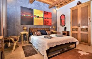 Maisons de vacances Lovely Home In Vallabregues : photos des chambres
