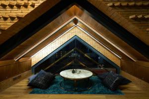 THE MOMENT CHIANGMAI - Seasonal Design Boutique