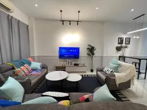 FunkyVila5 16PX 4BR Near188Tower, Artstreet, HTTA - Kampong Darat Tanah Puteh