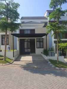 RAM Homestay Sharia, 5 Adults 1 Child, Ideal Stay Between Bromo & South Malang Beaches