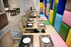 Hotel Le Roi Express Karol Bagh