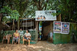 12 Monks - Beachfront Hostel