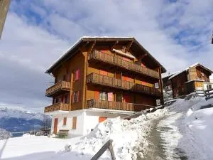 Olympia 3 by Alte Bock - Embd