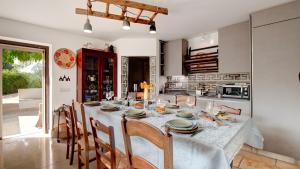 VILLA GIARI 8, Emma Villas