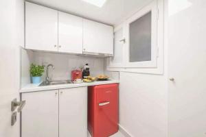 Kolonaki luxury apartment near metro station