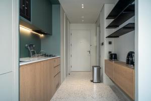 ALH Vacay Studio with Balcony and Burj View in Upside