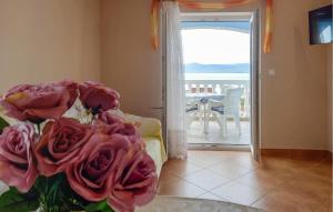 Lovely Apartment In Sveti Filip I Jakov