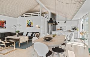 Cozy Home In Sydals With House Sea View