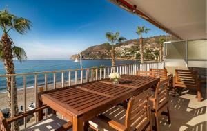 Stunning Apartment In Almuñecar