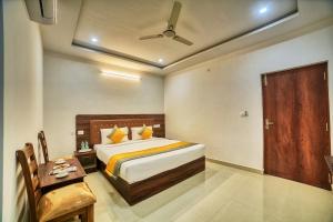 Hotel Visa Inn 4kms from Airport l Free Airport pickup & 24x7