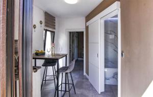 Cozy Home In Turanj With Wifi