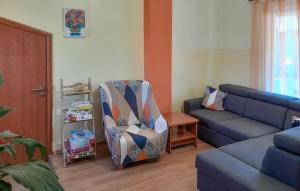 Stunning Apartment In Sisan With Wifi