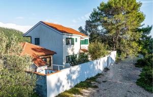 Stunning Apartment In Broce With Wifi