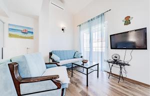 Stunning Apartment In Broce With Wifi