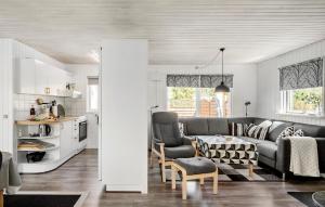 2 Bedroom Amazing Home In Væggerløse