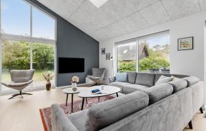 3 Bedroom Beautiful Home In Nexø