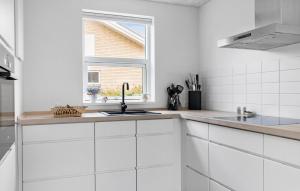 3 Bedroom Beautiful Home In Nexø