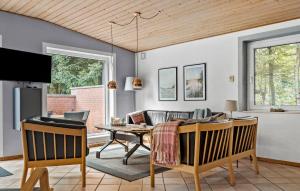 Beautiful Home In Ulfborg With Sauna