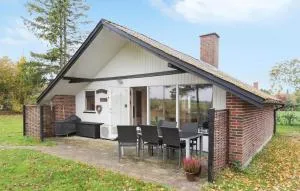 2 Bedroom Gorgeous Home In Strøby - Karlstrup Strand
