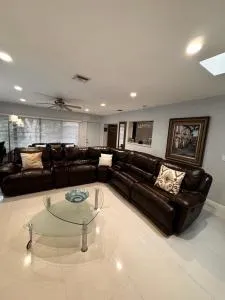 Modern Miami Oversized 3 Bedroom in Central Location - Westchester