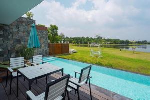 Biệt Thự 3 Phòng Ngủ (Three-Bedroom Villa)