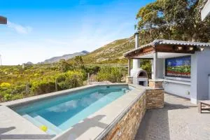 Rock Jumper Country House by Host Agents - Rooiels