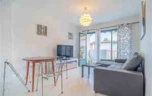 3 Bedroom Nice Apartment In Málaga - Campanillas